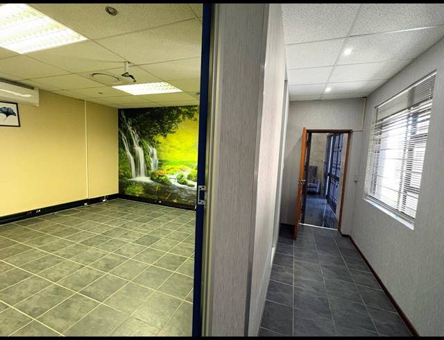 840M² OFFICE FOR SALE IN NOORDWYK